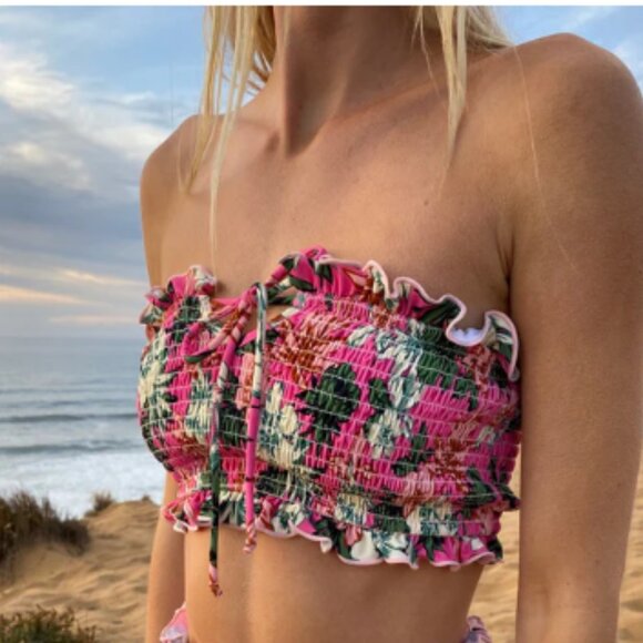 NWT Lost and Wander Meet me in Bali Strapless Top & Smocked Bottom Bikini Set - Picture 1 of 3